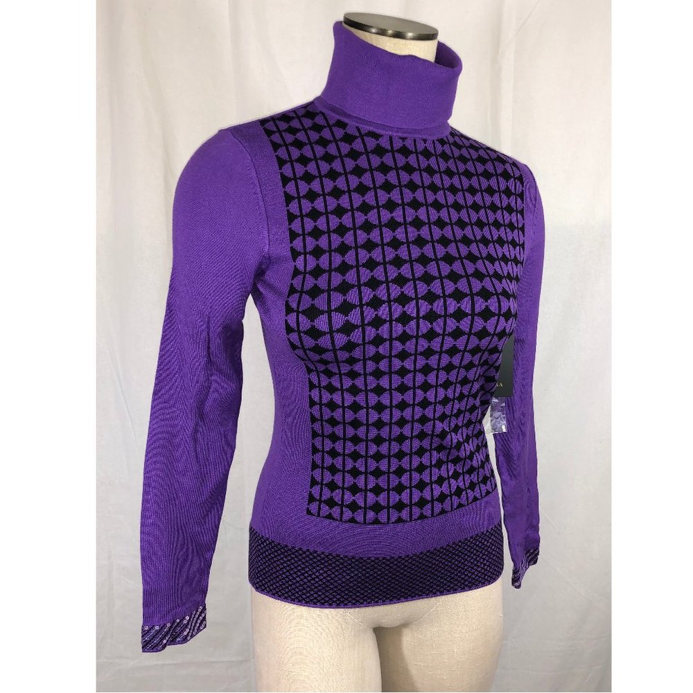 Yuka T2 M Purple Black Pattern Turtleneck Sweater